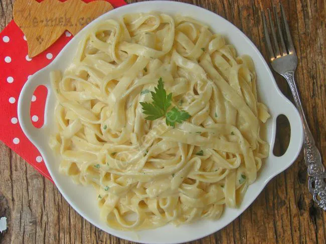 Fettuccine Alfredo 